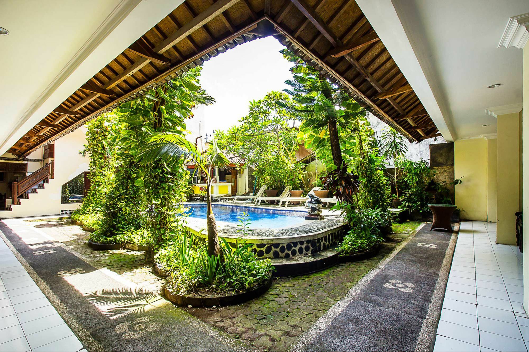 Hotel Sanjaya Managed By Tinggal Kuta Lombok Esterno foto