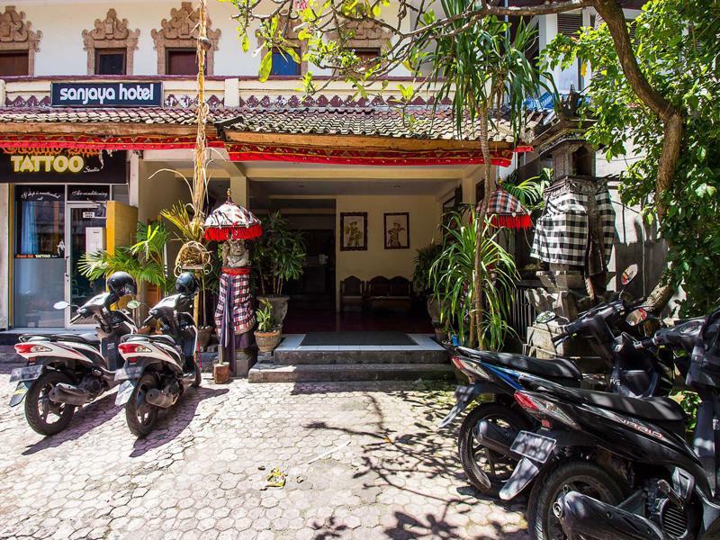 Hotel Sanjaya Managed By Tinggal Kuta Lombok Esterno foto